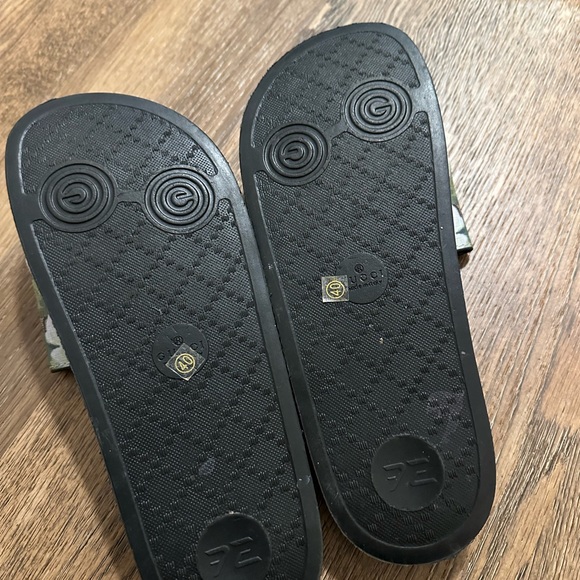 Gucci Black Slide Sandals - Picture 2 of 4